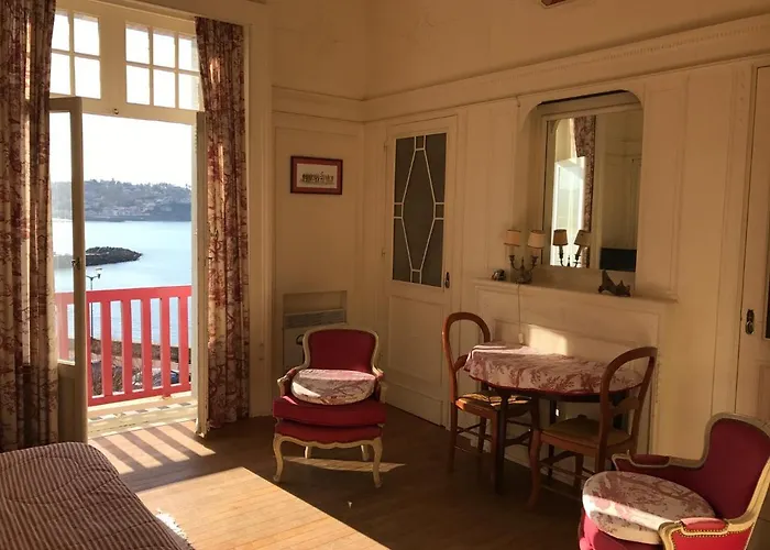 Thiers Golf 2 -charmant Face A La Baie Apartment